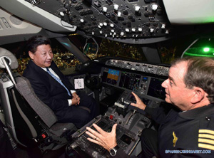 El presidente chino en la cabina de un Boeing