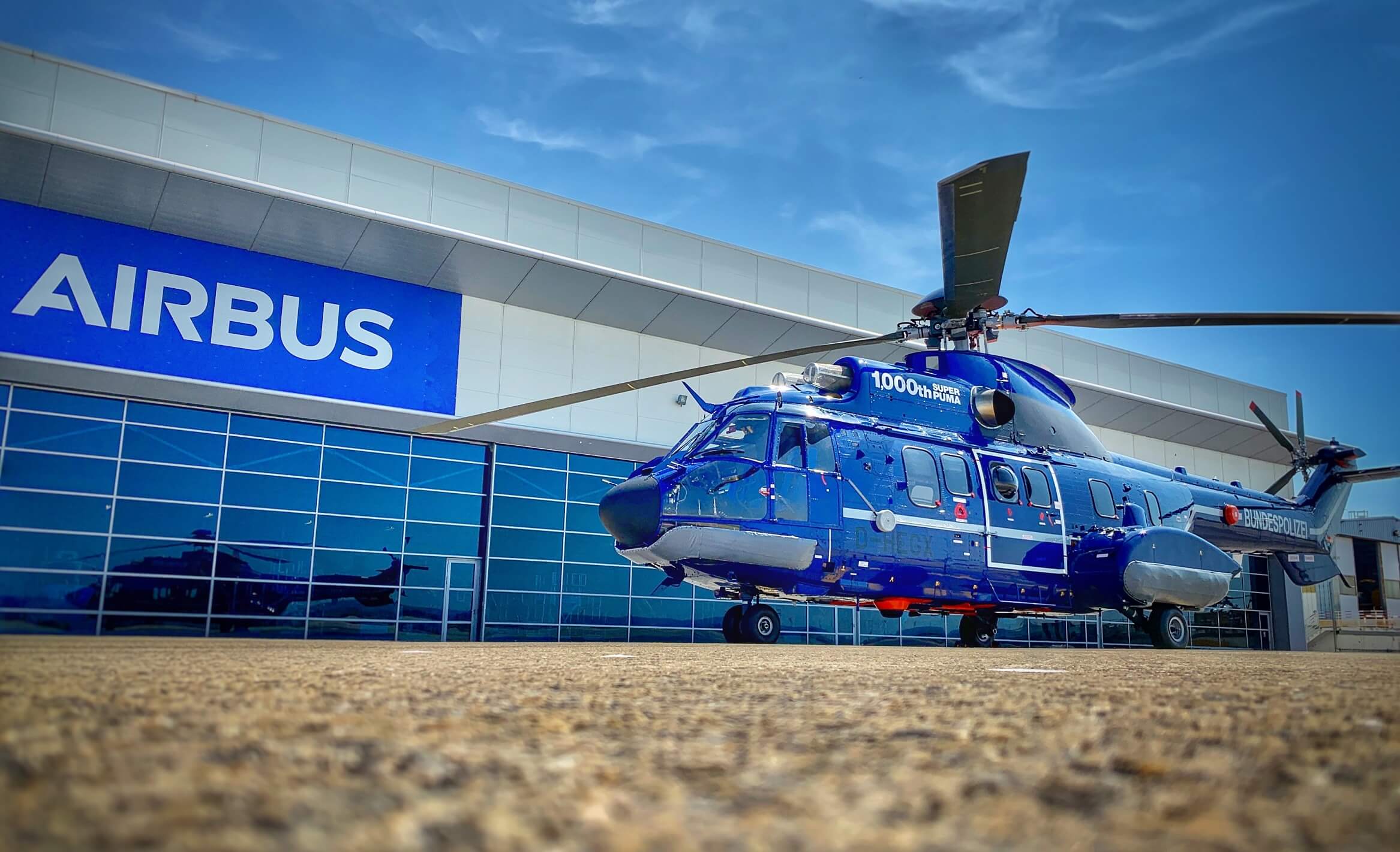 Airbus entrega su helicóptero Super Puma - Actualidad