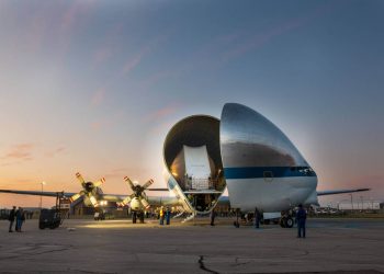 La nave espacial Orion llegó a Ohio a bordo del Super Guppy