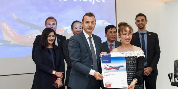 Firma entre Airbus y ViaJet