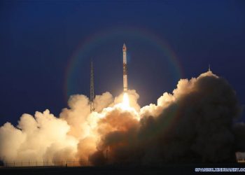 China lanza dos satélites