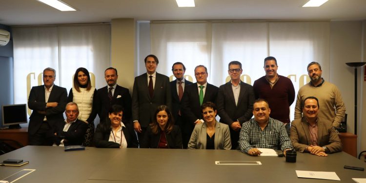 Firma de convenio de helicopteros