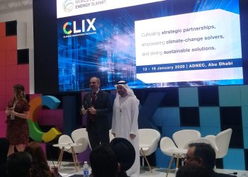 CLIX entrega premio