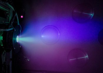 Motor HPT en la cámara de vacío