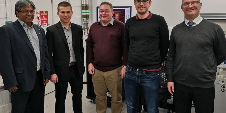 Investigadores que han participado en el proyecto de la nano barrera