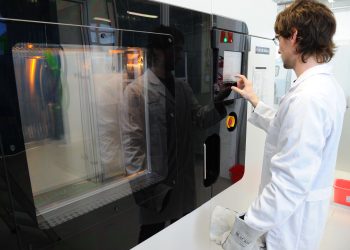 Stratasys F900 trabajo en FDM plastico