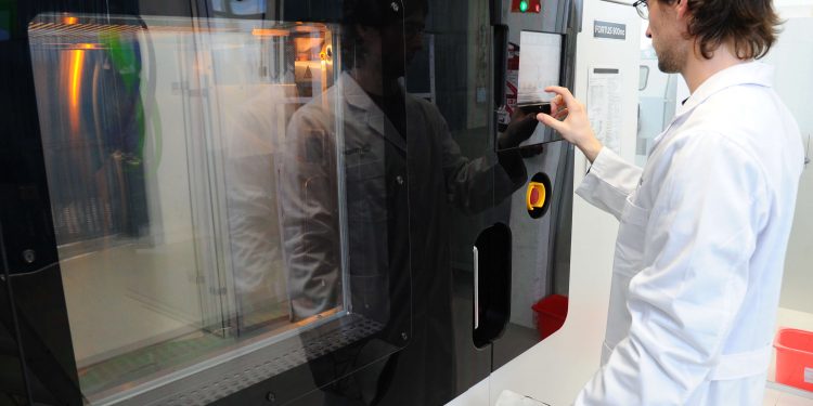 Stratasys F900 trabajo en FDM plastico