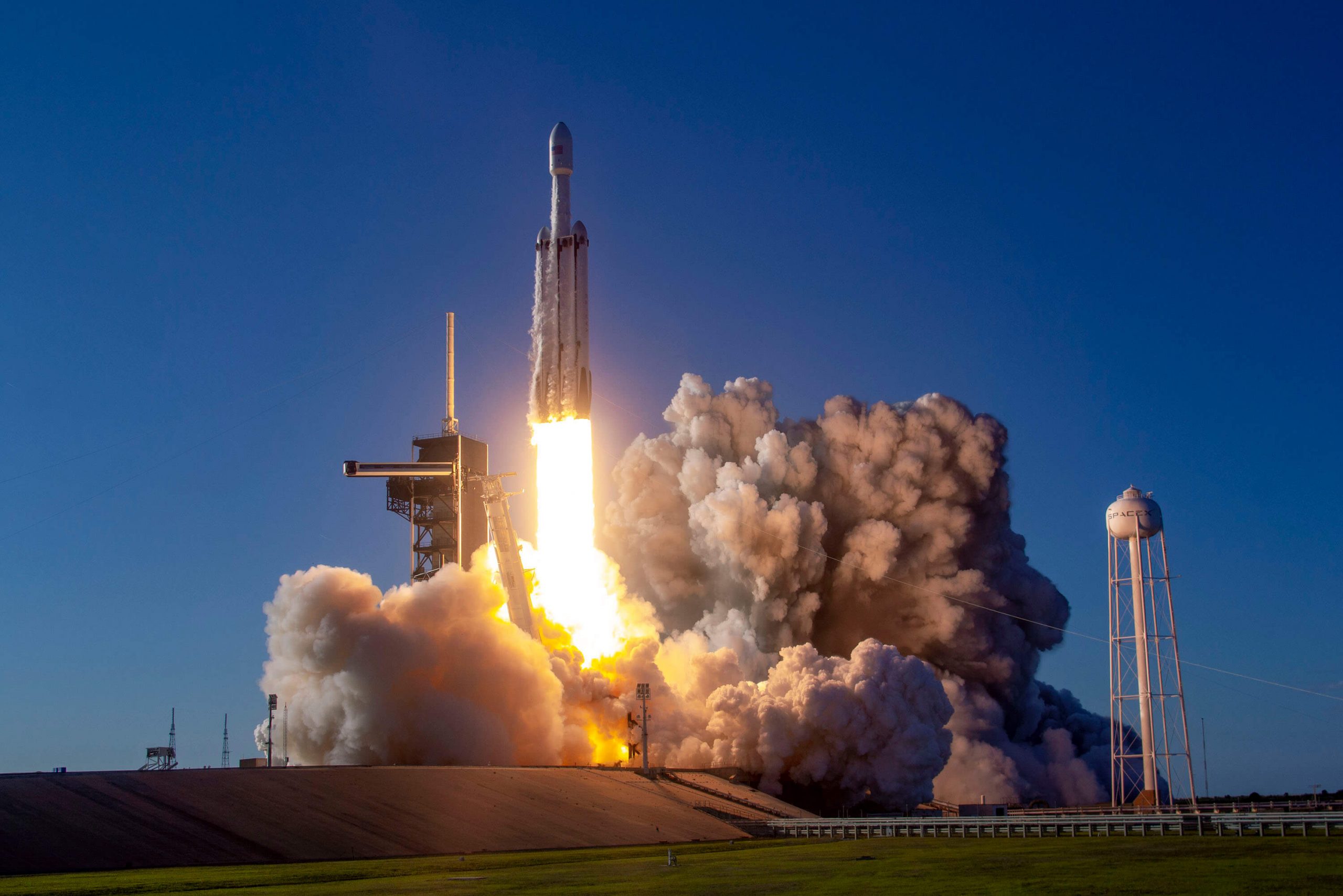 Un Falcon Heavy de SpaceX lanzará la misión Psique de la Nasa