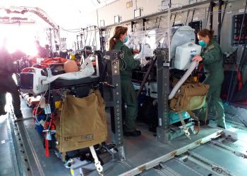 El Ejército del Aire transforma un A400M en un hospital.