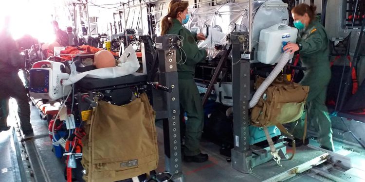 El Ejército del Aire transforma un A400M en un hospital.