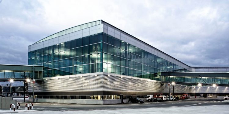 Aeropuerto Rosalia De Castro