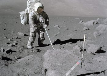 El lugar de aterrizaje del Apolo 17 se encuentra dentro del estrecho valle de Taurus-Littrow,