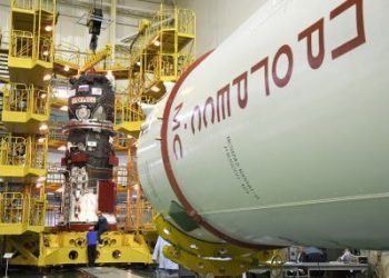 Llenan de combustible la Progress MS-14