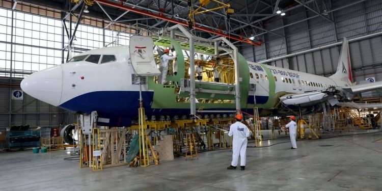 Un B737-800 convertido a carguero por IAI