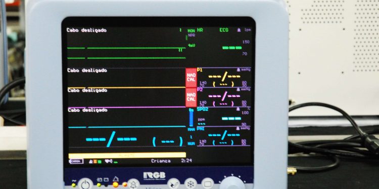 Insyte prioriza la producción de monitores sanitarios para los servicios de urgencias