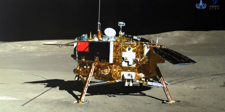 La sonda china Chang'e-4 reanuda sus operaciones en la cara oculta de la Luna