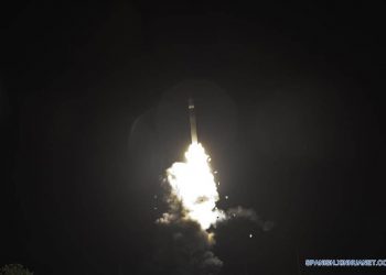 China lanzó dos nuevos satélites para experimentos de tecnologías