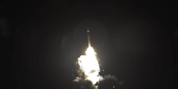 China lanzó dos nuevos satélites para experimentos de tecnologías