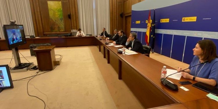 Reunión del sector turístico con el ministro Ábalos