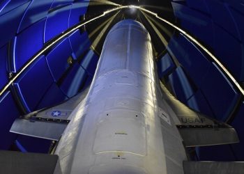 Boeing desvela cómo es el misterioso avión espacial X-37B
