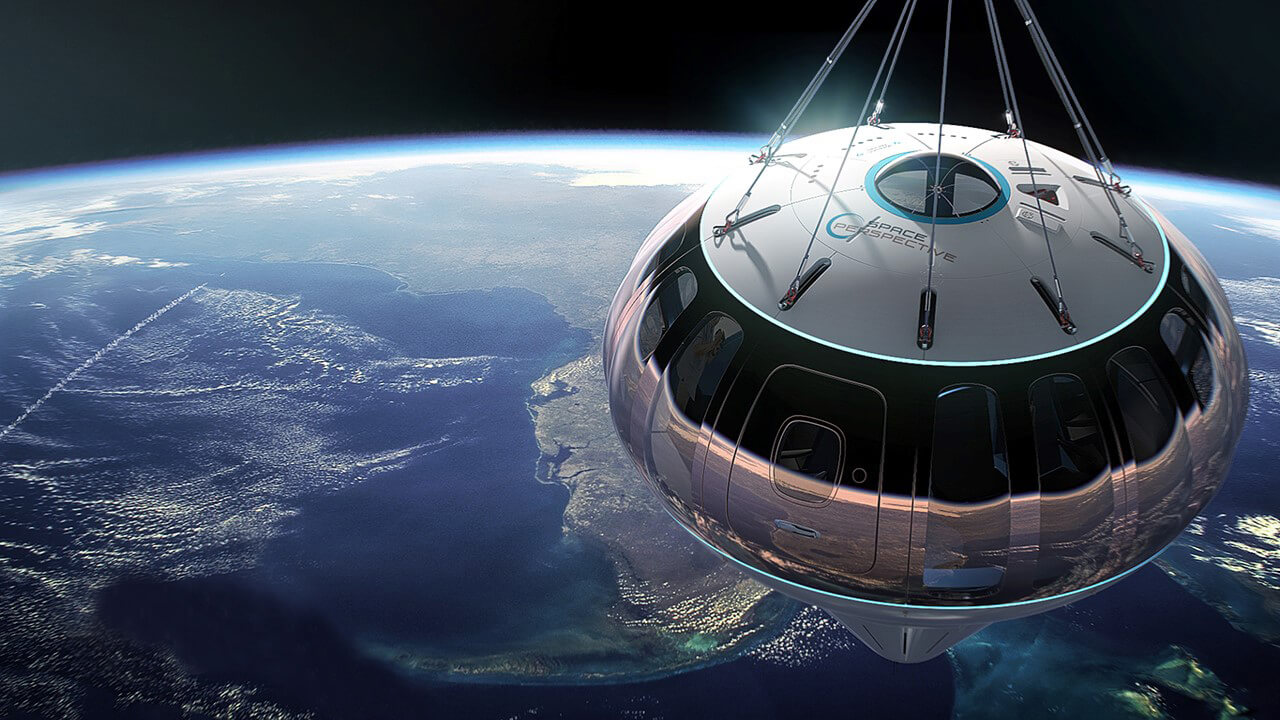 Space Perspective está trabajando con la firma consultora de diseño industrial Priestmangoode para diseñar “Neptuno”, un globo de alto rendimiento y una cápsula presurizada que por el módico precio de $125,000 dólares por boleto, serán capaces de llevar pasajeros al borde del espacio.