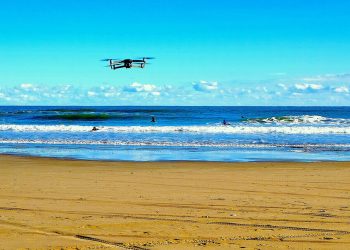 Dron en la playa