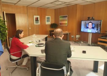 La ministra Maroto estudia con ALA la evolución del tráfico aéreo internacional