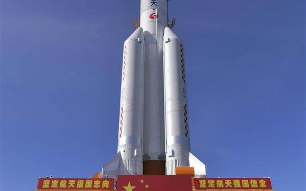 China dispone el lanzamiento del cohete Larga Marcha-5 para la misión a Marte