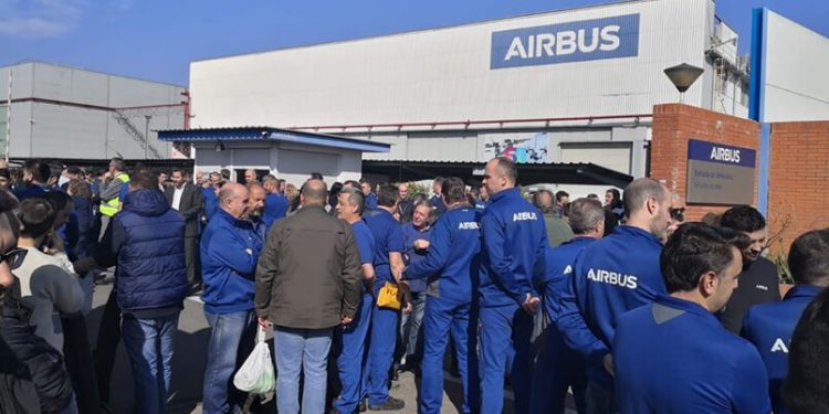 UGT rechaza los ajustes de Airbus para las divisiones de aviones civiles y de defensa y espacio