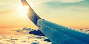 Repsol produce por primera vez en España biocombustible para aviones