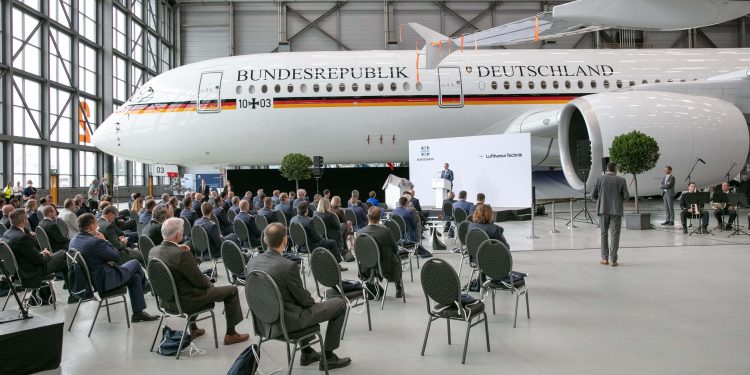 Lufthansa Technik entrega el primer Airbus A350 al gobierno alemán