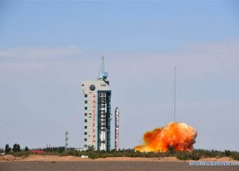 China lanzó al espacio tres nuevos satélites