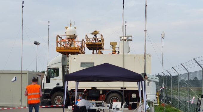 Un total de 16 empresas prueban en el aeropuerto de Asturias sus sistemas antidrones