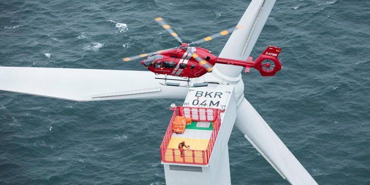 HTM-Helicopters, primer operador en utilizar el H145 para operaciones eólicas marinas
