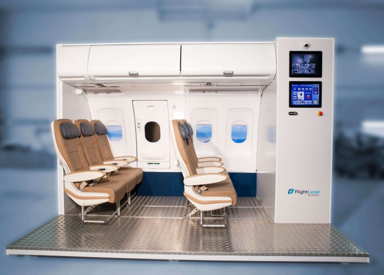 Flight Level entrega a Gulf Aviation Academy un simulador de ventana de emergencia de A321 Neo