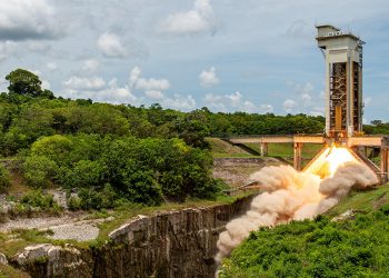 Éxito en el último encendido en caliente del motor P120C para Ariane 6