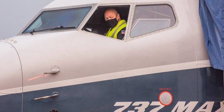 El administrador de la FAA probó en vuelo el nuevo B737 MAX