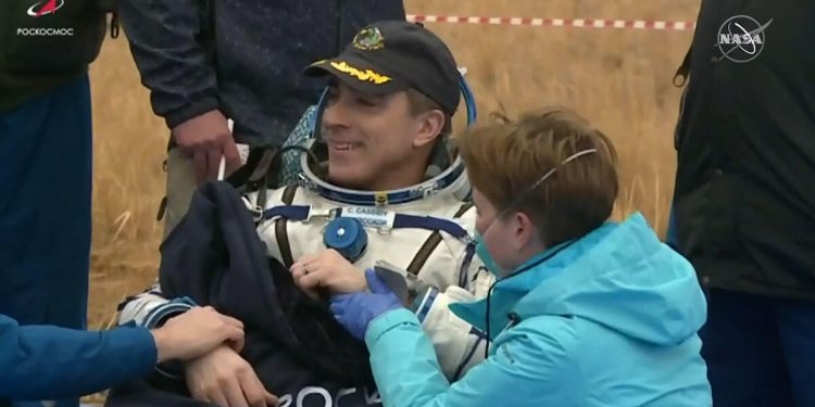 Aterrizan en Kazajstán tres astronautas procedentes de la ISS