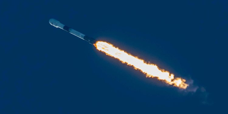 Falcon 9 ha lanzado otros 60 satélites Starlink