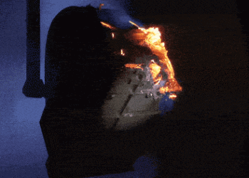 ¿Cómo se desintegra un satélite al arder a su regreso a la atmósfera terrestre? 