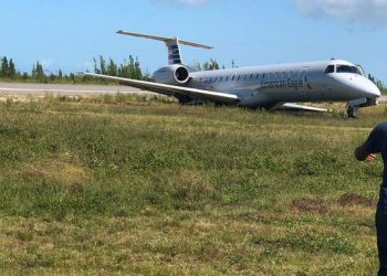 Un avión Embraer de American Eagle se salió de pista al aterrizar en Las Bahamas
