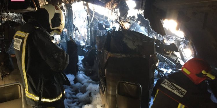 Avión incendiado en el aeropuerto de Castellón