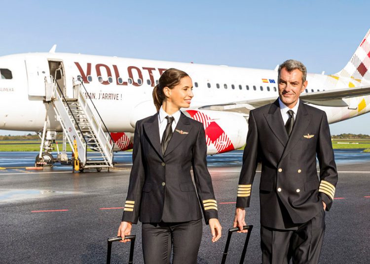BAA Training firma un acuerdo con Volotea para ofrecer formación de pilotos MPL con garantía de empleo