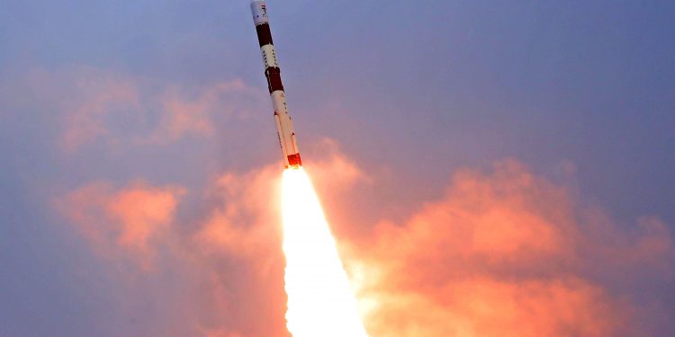Lanzamiento del PSLV-C49