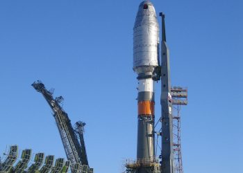 Hallan un defecto en el cohete Soyuz-ST-A antes del lanzamiento del satélite Falcon-Eye-2 de los EAU