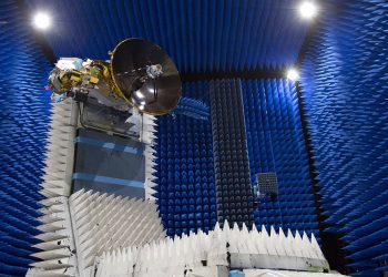 Thales Alenia Space España entrega la antena de alta ganancia que se incorporará al satélite Euclid