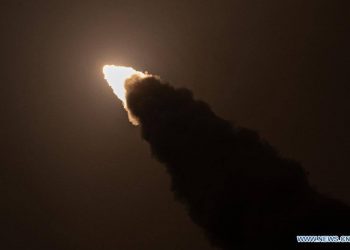 China lanza dos satélites para detección de ondas gravitacionales