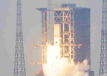 China lanza el primer Long March 8 desde el puerto espacial de Wengchang