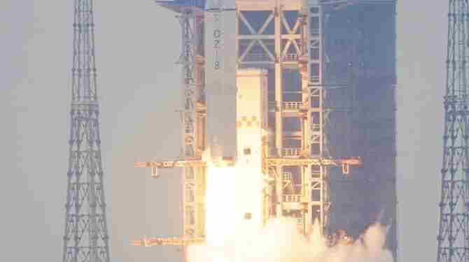 China lanza el primer Long March 8 desde el puerto espacial de Wengchang