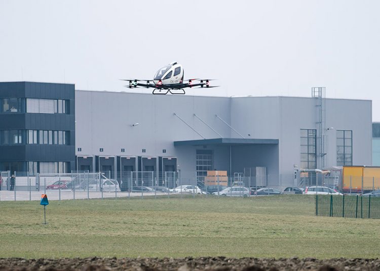 FACC inicia los vuelos de prueba del vehículo aéreo autónomo EHang 216